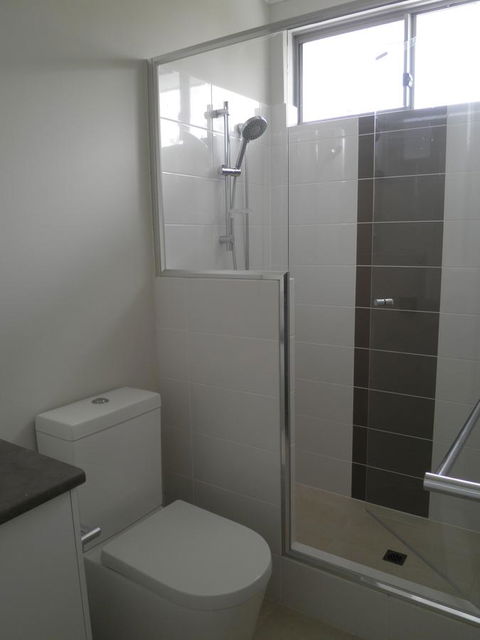 Apartment In Queens Park - Accommodation Burleigh 12