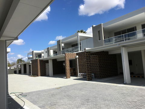 Apartment In Queens Park - Accommodation Burleigh 6