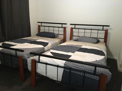 Apartment In Queens Park - Accommodation Burleigh 1