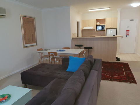 Superb 2 BR East Perth Riverside Apartment Location Comfort And Space 45 - Accommodation Burleigh 7