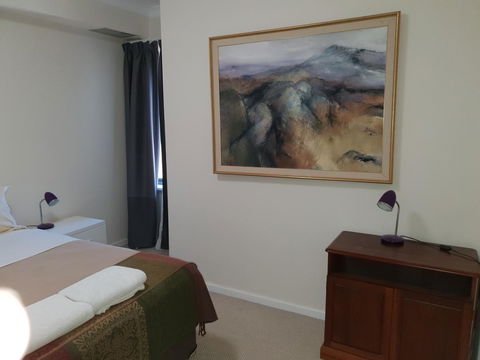 Superb 2 BR East Perth Riverside Apartment Location Comfort And Space 45 - Accommodation Burleigh 8