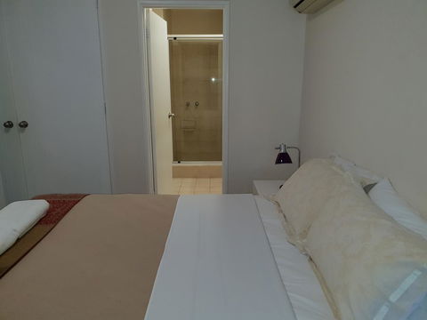 Superb 2 BR East Perth Riverside Apartment Location Comfort And Space 45 - Accommodation Burleigh 9