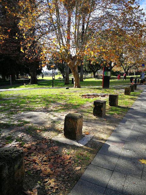 Superb 2 BR East Perth Riverside Apartment Location Comfort And Space 45 - Accommodation Burleigh 10