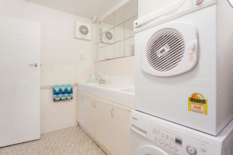 Retro Central Claremont Oasis - Accommodation Burleigh 10