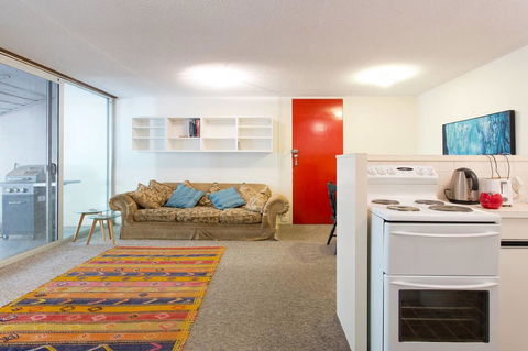 Retro Central Claremont Oasis - Accommodation Burleigh 4