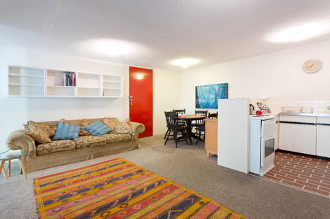 Retro Central Claremont Oasis - Accommodation Burleigh 3