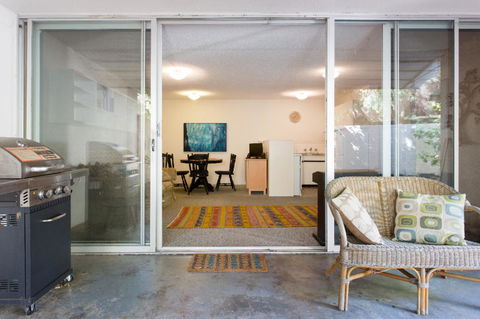 Retro Central Claremont Oasis - Accommodation Burleigh 7