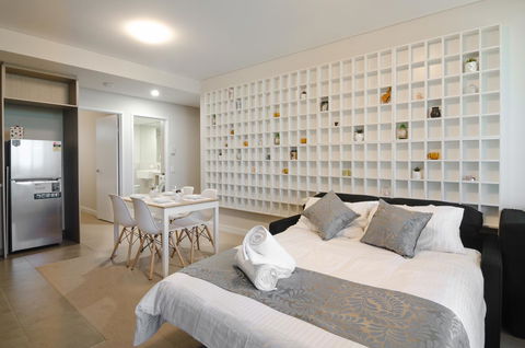 Boutique Carousel Apartment - Accommodation Burleigh 2