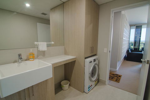 Boutique Carousel Apartment - Accommodation Burleigh 8