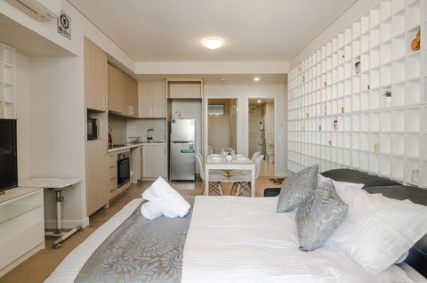 Boutique Carousel Apartment - Accommodation Burleigh 9