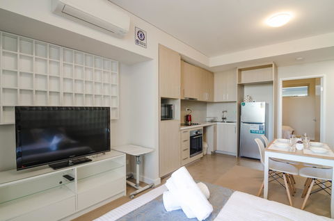 Boutique Carousel Apartment - Accommodation Burleigh 3