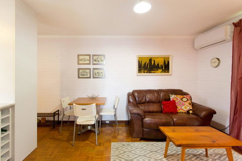 The Local - Fremantle Apartment - Accommodation Burleigh 5