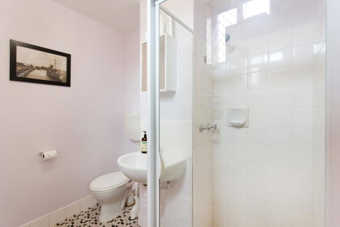 The Local - Fremantle Apartment - Accommodation Burleigh 7