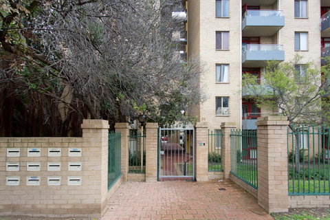 The Local - Fremantle Apartment - Accommodation Burleigh 11