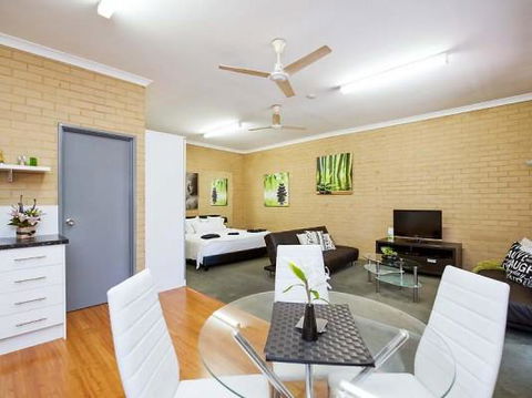 Garden Studio - Accommodation Burleigh 4