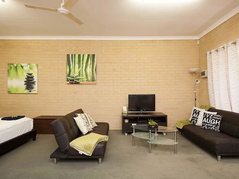 Garden Studio - Accommodation Burleigh 6