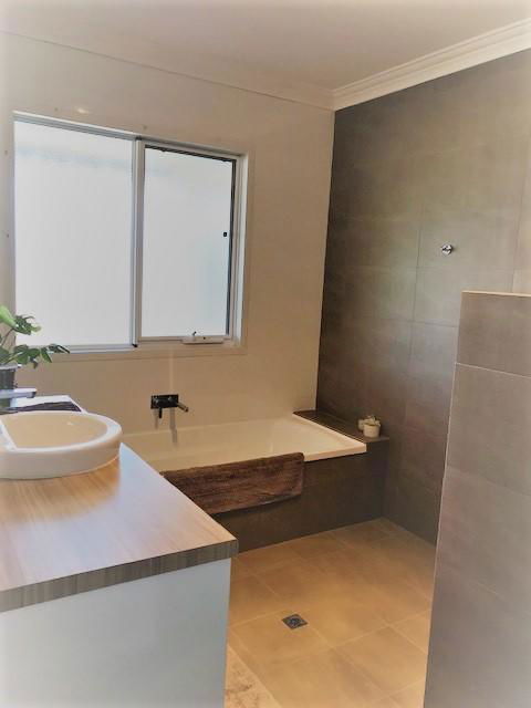 The Mains Guest House 2 Bedroom Farm Stay - Accommodation Burleigh 10