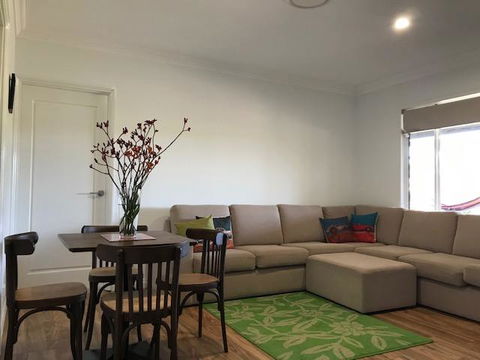 The Mains Guest House 2 Bedroom Farm Stay - Accommodation Burleigh 11