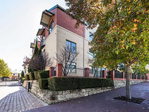 Subiaco Village 28 - Accommodation Burleigh 25
