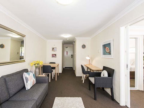 Subiaco Village 28 - Accommodation Burleigh 3
