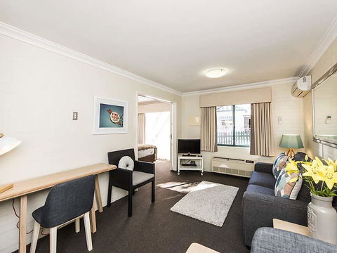 Subiaco Village 28 - Accommodation Burleigh 6