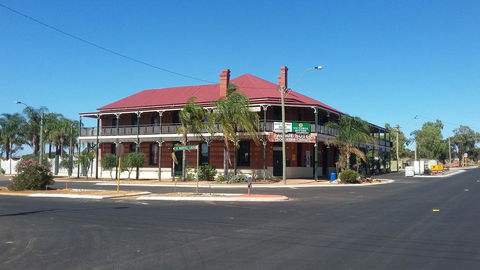 The Palace Hotel - Accommodation Burleigh 0
