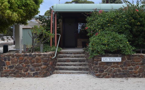 Hopetoun Motel & Chalet Village - Accommodation Burleigh 9