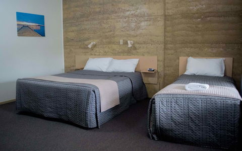 Hopetoun Motel & Chalet Village - Accommodation Burleigh 0