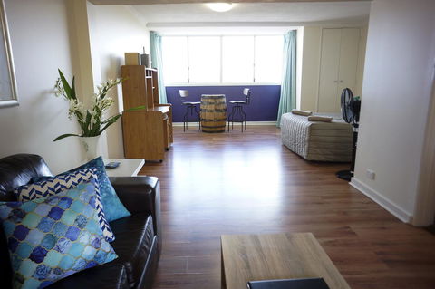 Studio 302 With Ocean Views - Accommodation Burleigh 7