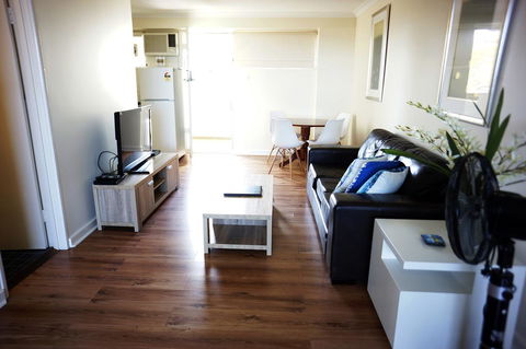 Studio 302 With Ocean Views - Accommodation Burleigh 2