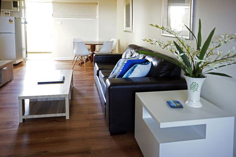 Studio 302 With Ocean Views - Accommodation Burleigh 13