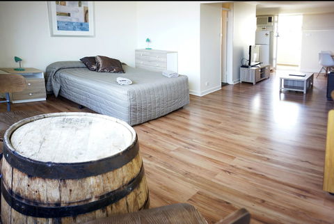 Studio 302 With Ocean Views - Accommodation Burleigh 19