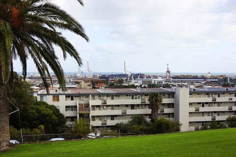 Studio 302 With Ocean Views - Accommodation Burleigh 27