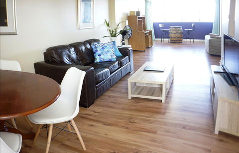 Studio 302 With Ocean Views - Accommodation Burleigh 9