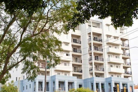 Colin St Apartment - Accommodation Burleigh 1