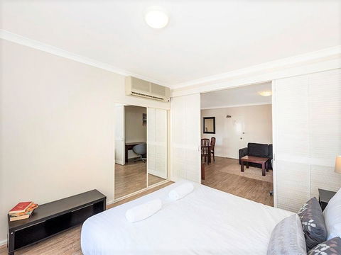 Perth West End Apartment 504 - Accommodation Burleigh 8