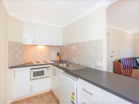 Perth West End Apartment 504 - Accommodation Burleigh 14