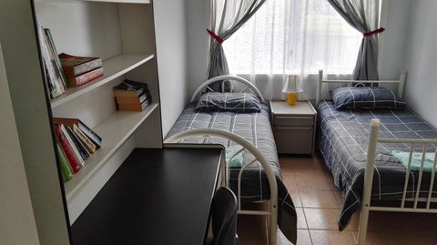 Affordable Inn - Accommodation Burleigh 5