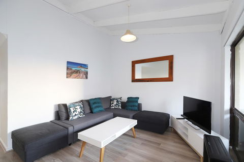 West Beach Lagoon 221 - Stylish Apartment! - Accommodation Burleigh 9