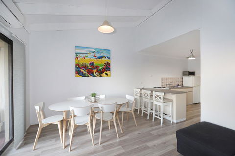 West Beach Lagoon 221 - Stylish Apartment! - Accommodation Burleigh 8