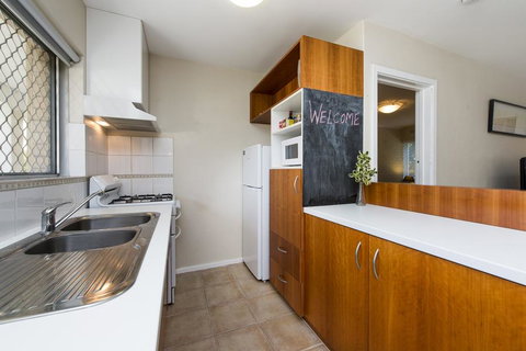 Townshend Rd - Accommodation Burleigh 42