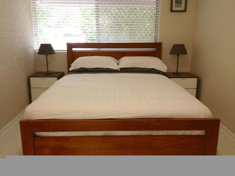 Townshend Rd - Accommodation Burleigh 17