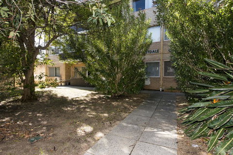 Townshend Rd - Accommodation Burleigh 38