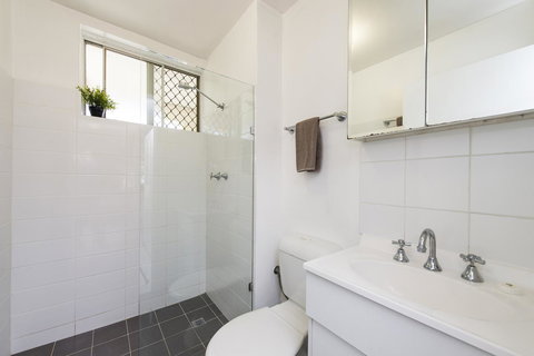 Townshend Rd - Accommodation Burleigh 24