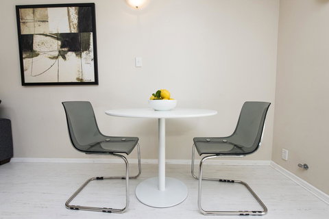 Townshend Rd - Accommodation Burleigh 25