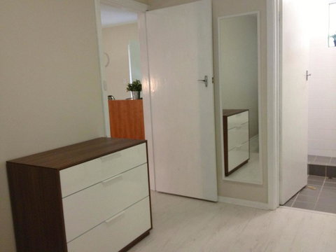 Townshend Rd - Accommodation Burleigh 15