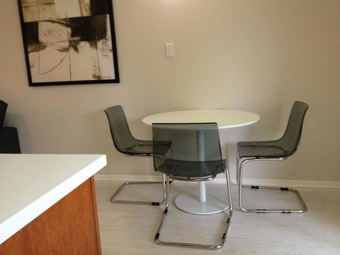 Townshend Rd - Accommodation Burleigh 2