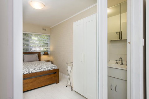 Townshend Rd - Accommodation Burleigh 22