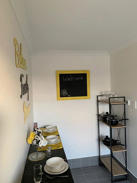 Stylish Colourfull Getaway - Accommodation Burleigh 5