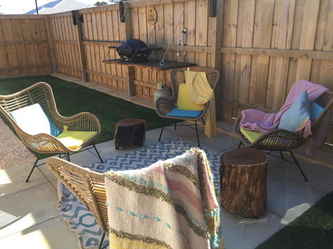 Stylish Colourfull Getaway - Accommodation Burleigh 2